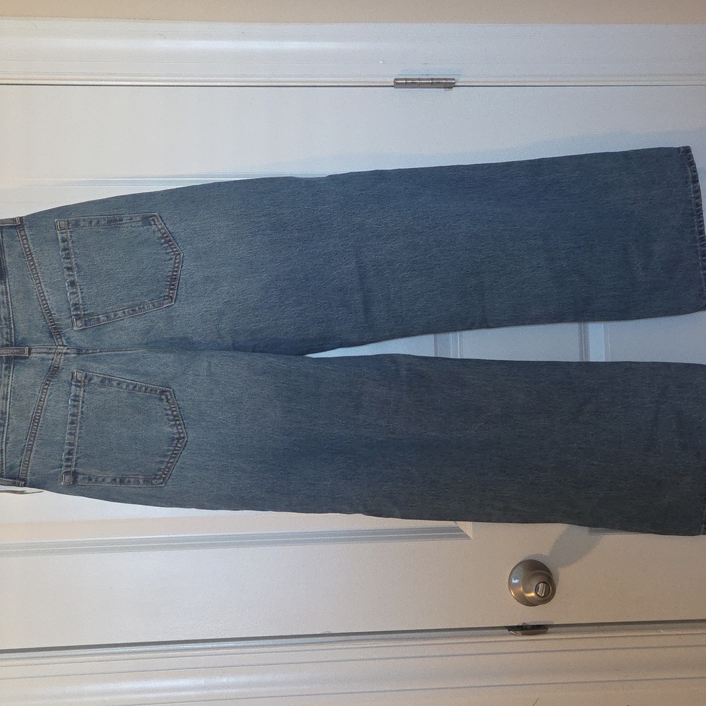 Hollister Women's Denim Ultra High Rise Baggy Jeans - Picture 5 of 7